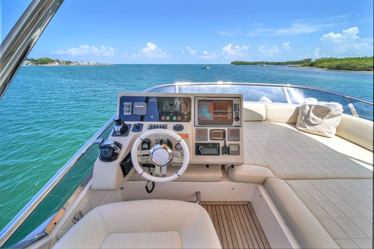 2012 Azimut 64 