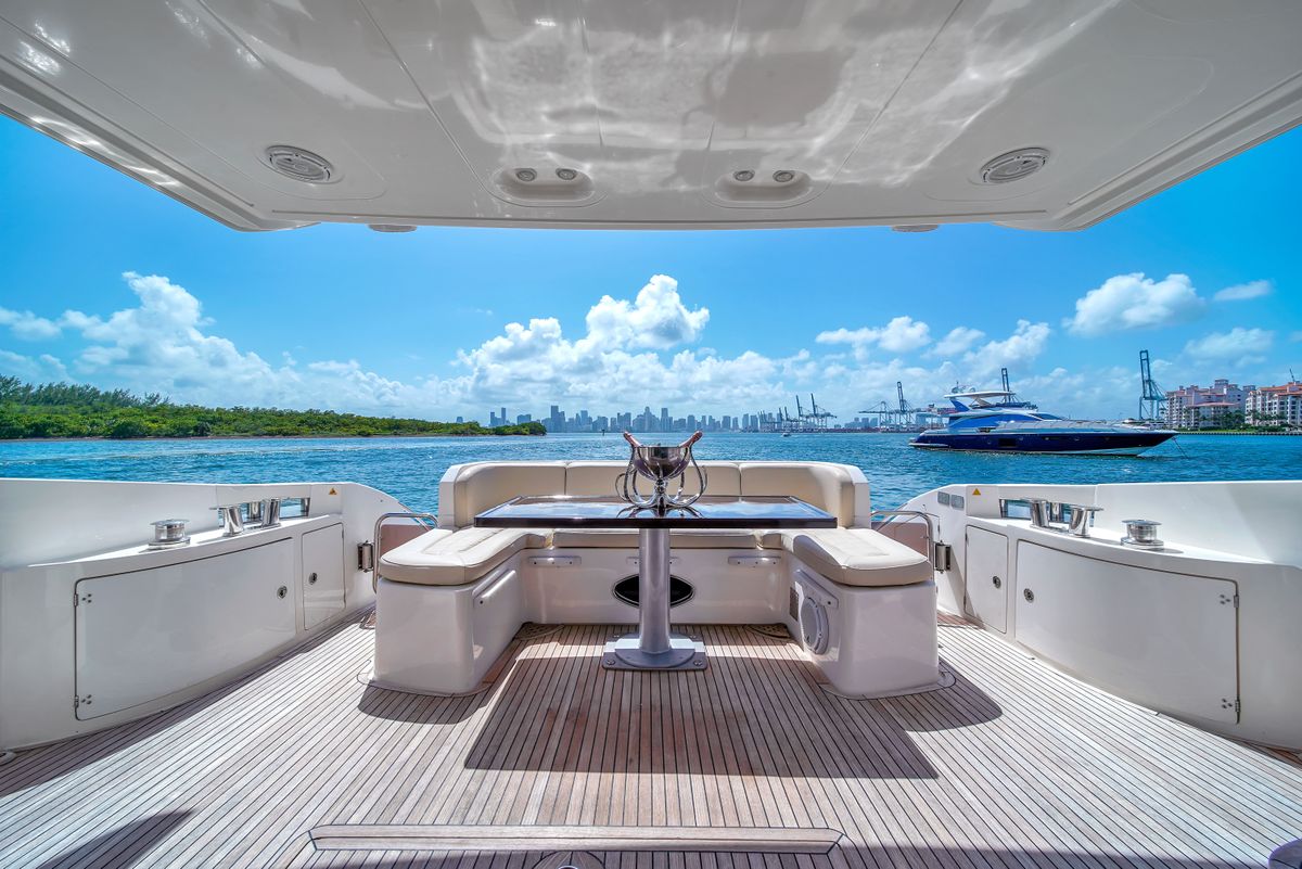 2012 Azimut 64 
