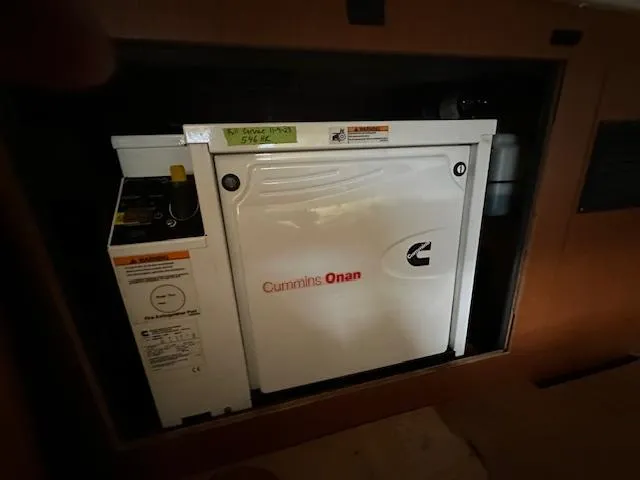 Lucky Yacht Photos Pics 