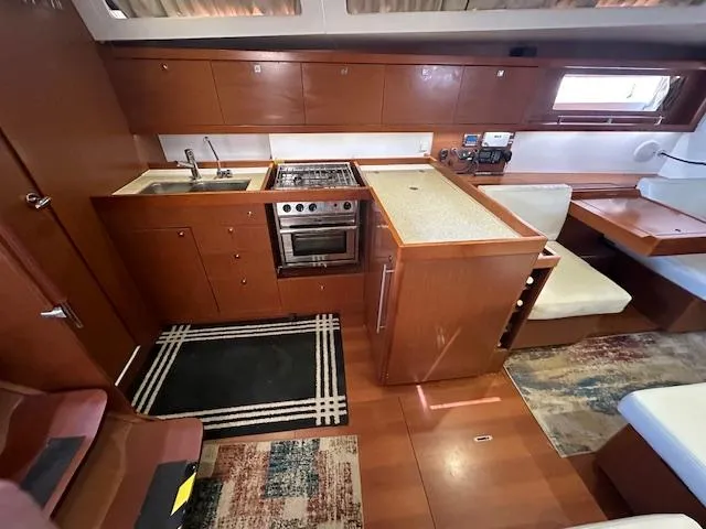 Lucky Yacht Photos Pics 