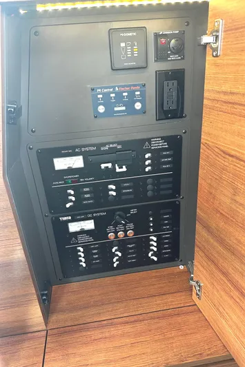 Emanon Yacht Photos Pics 