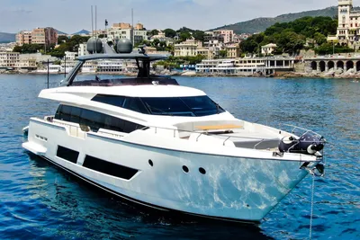 Ferretti Yachts 850