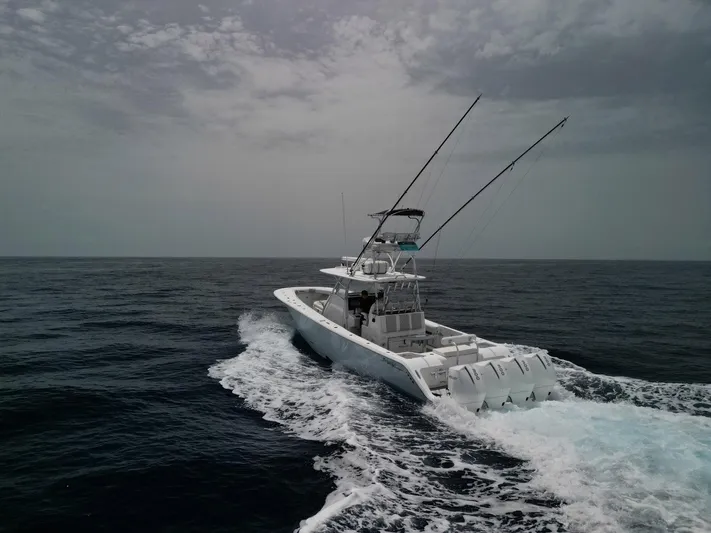 Bluefin Tales Yacht Photos Pics 2021 Front Runner 39 Center Console boat cruising on open ocean.