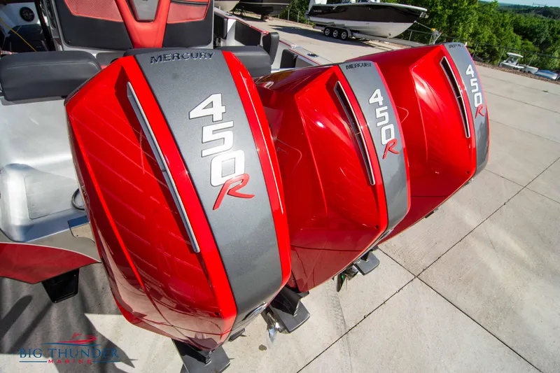  Yacht Photos Pics 2021 Fountain 38 SC with triple Mercury 450R outboard engines.