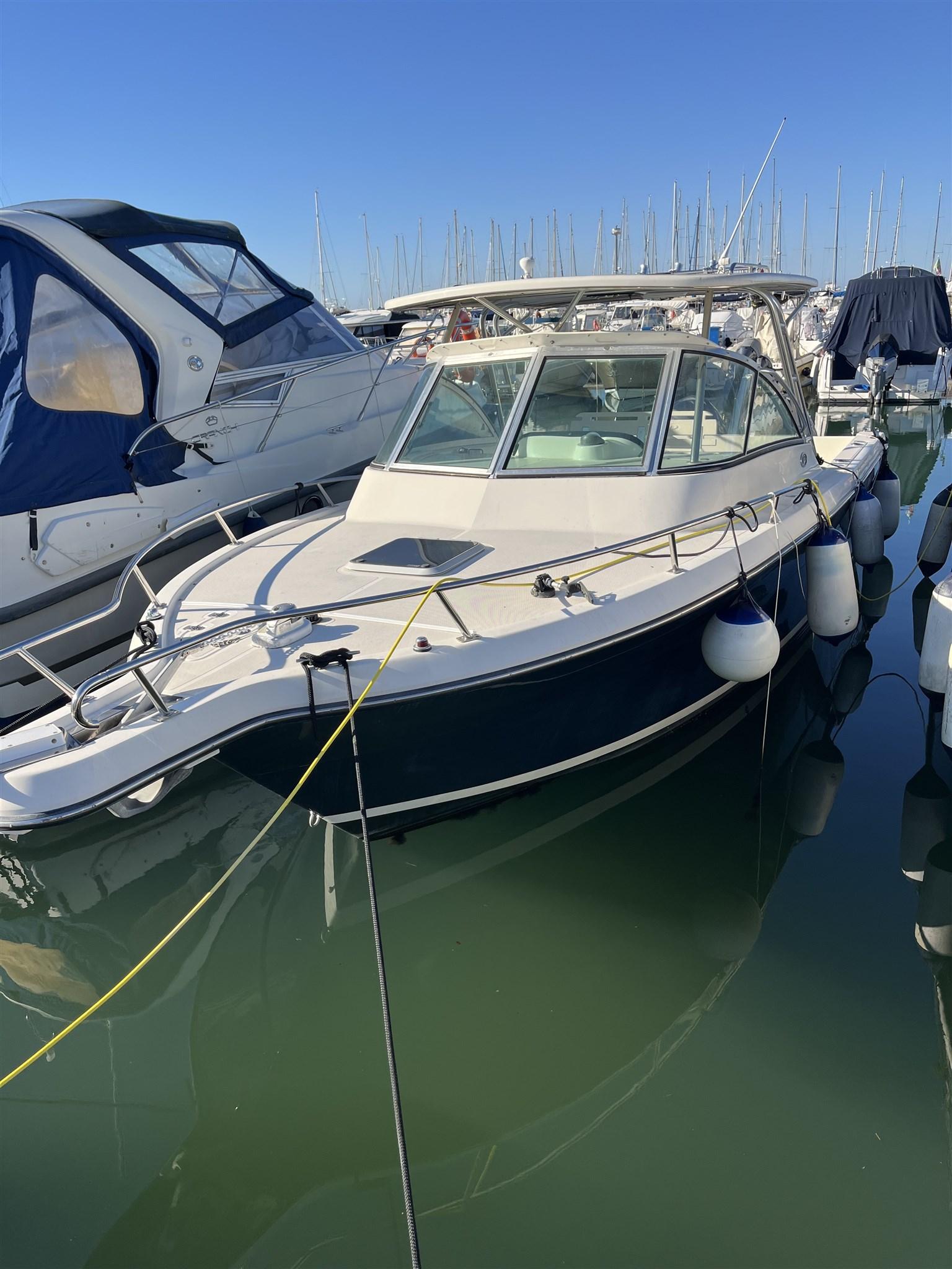 2005 Custom Pursuit 2670 Denali