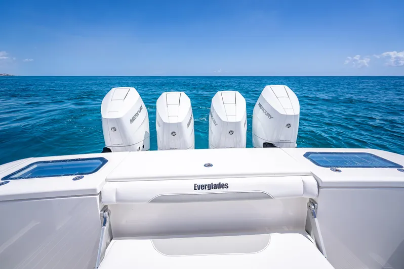  Yacht Photos Pics 2018 Everglades 435 Center Console boat with four Mercury engines on open sea.