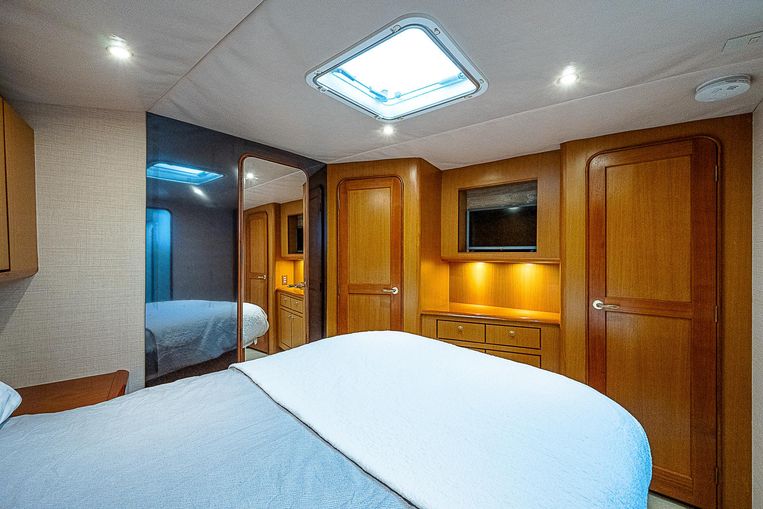 2003-65-ocean-yachts-odyssey