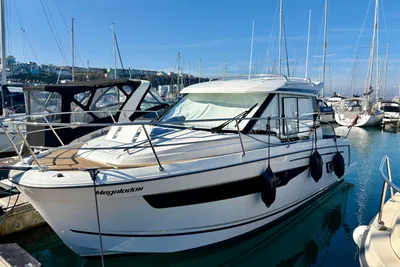 2022 Jeanneau Merry Fisher 895 Offshore