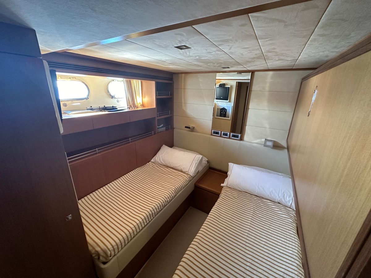 2006 Ferretti Yachts 78
