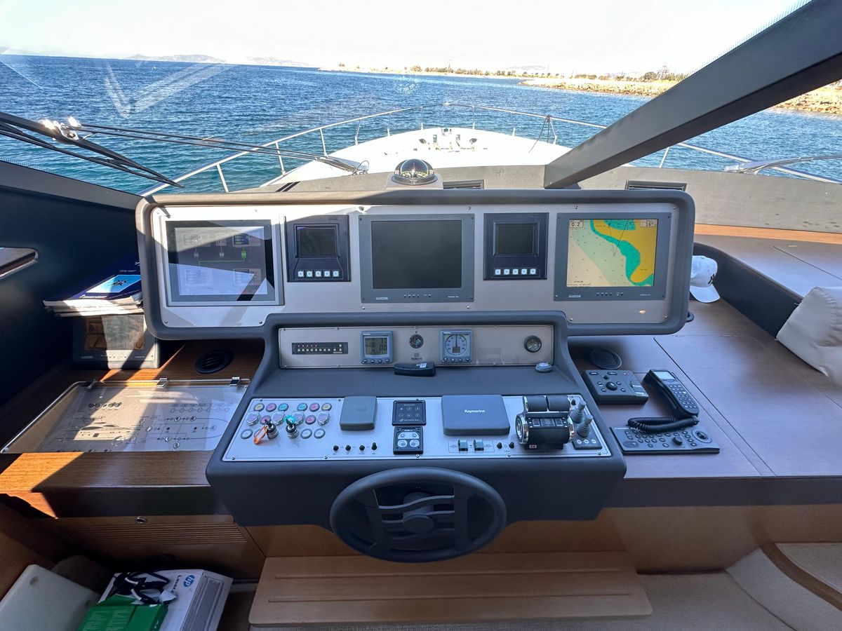 2006 Ferretti Yachts 78