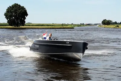 2025 Van Vossen 650 Tender