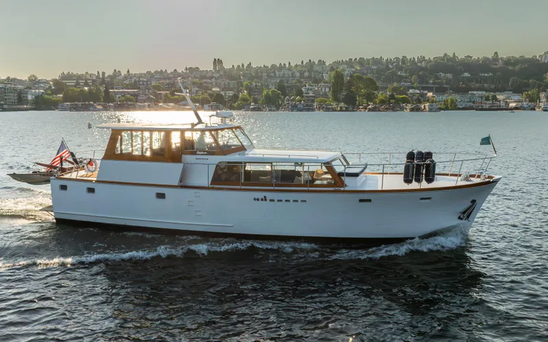Madman Yacht Photos Pics 