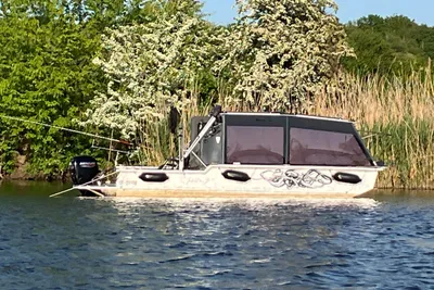 2024 Custom Joy 700