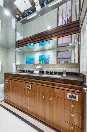 Obsession Yacht Photos Pics Master Head