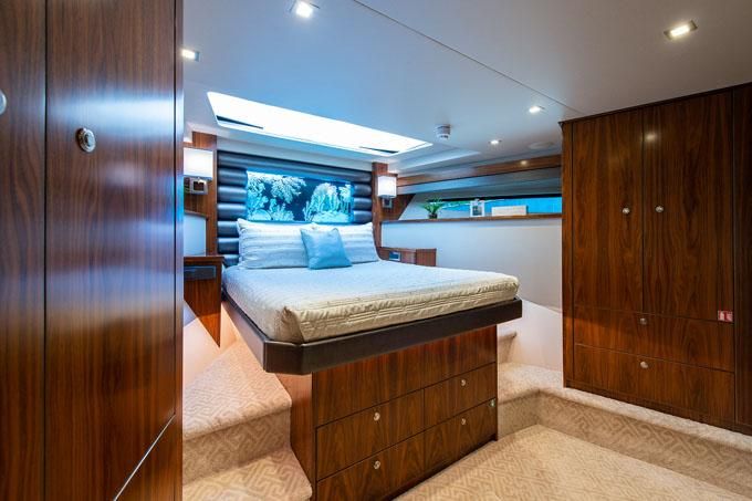 2018 Viking 93 