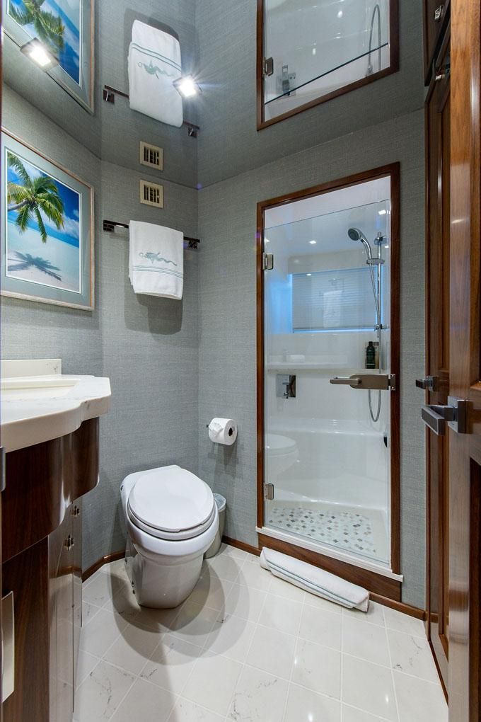 2018 Viking 93 