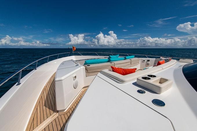 2018 Viking 93 