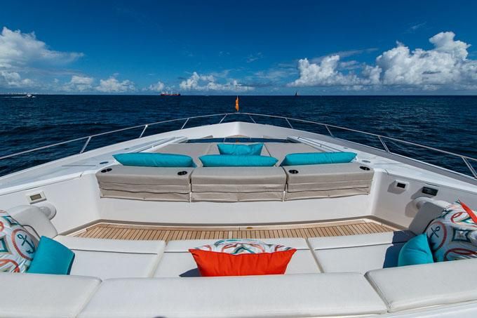 2018 Viking 93 