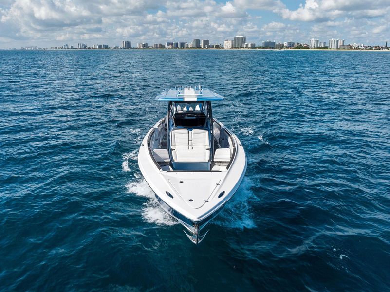 2022 Nor-Tech 390 Center Console