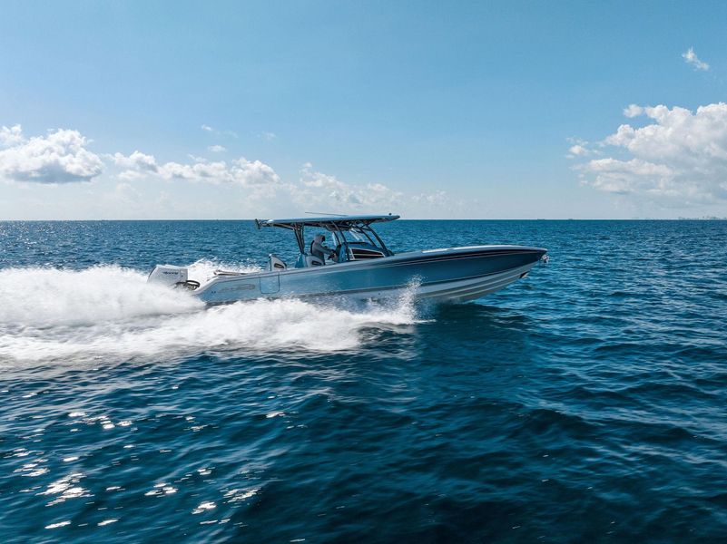 2022 Nor-Tech 390 Center Console