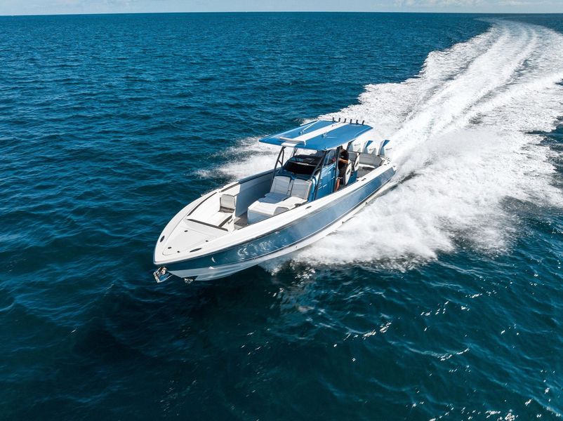 2022 Nor-Tech 390 Center Console