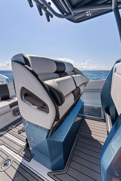 2022 Nor-Tech 390 Center Console