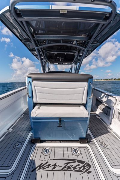 2022 Nor-Tech 390 Center Console