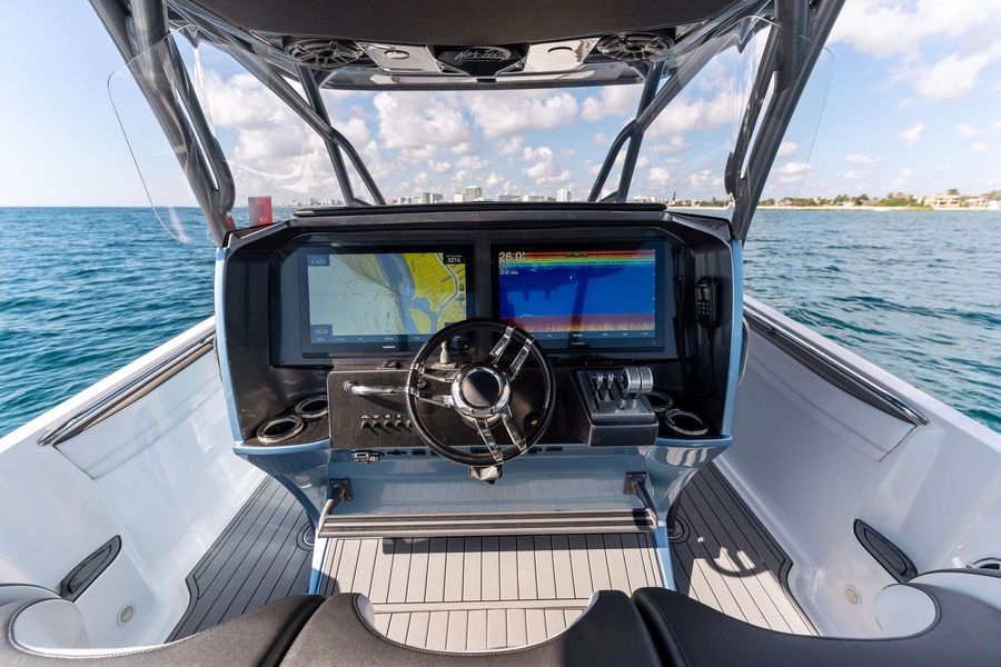 2022 Nor-Tech 390 Center Console