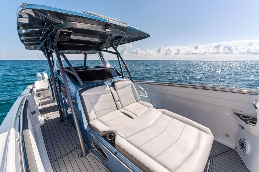 2022 Nor-Tech 390 Center Console