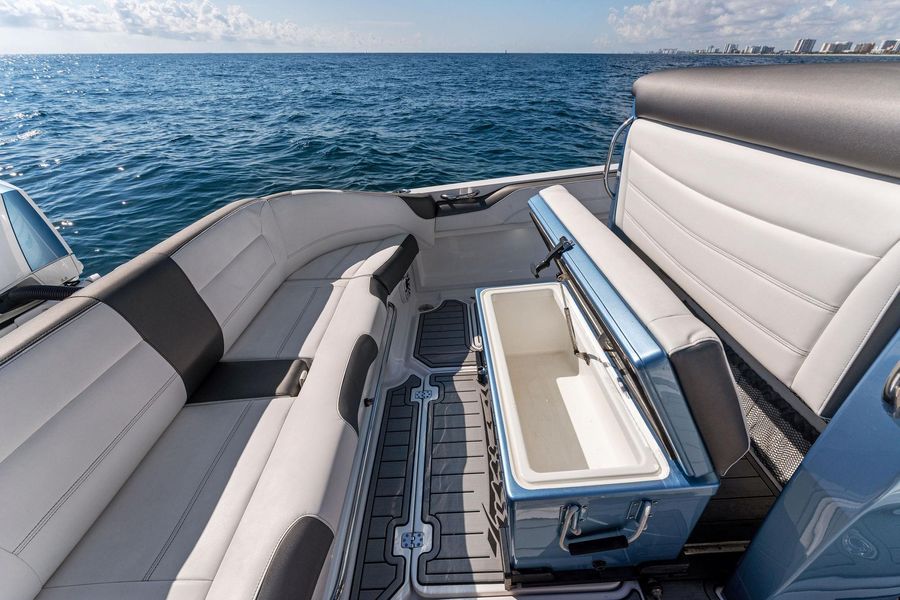 2022 Nor-Tech 390 Center Console