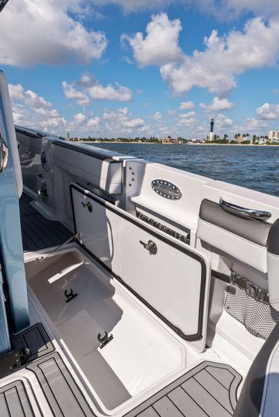 2022 Nor-Tech 390 Center Console