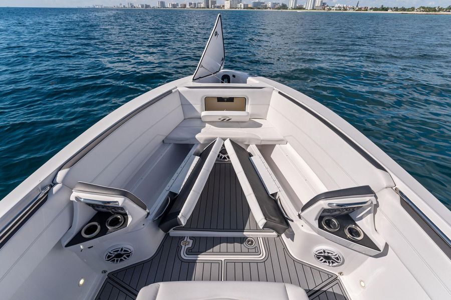 2022 Nor-Tech 390 Center Console