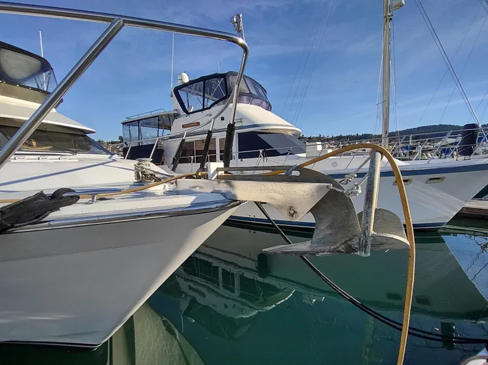 L' Espirit Yacht Photos Pics 1989 Ocean Alexander 440 CPMY yacht docked at marina.