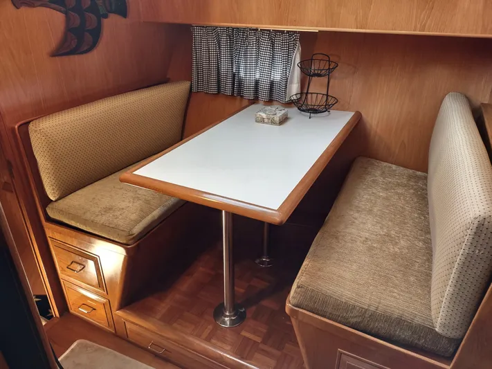 L' Espirit Yacht Photos Pics 