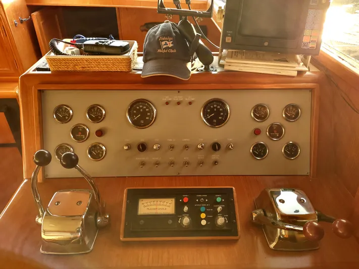 L' Espirit Yacht Photos Pics 