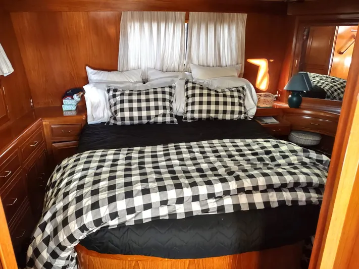 L' Espirit Yacht Photos Pics 