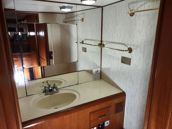 L' Espirit Yacht Photos Pics 