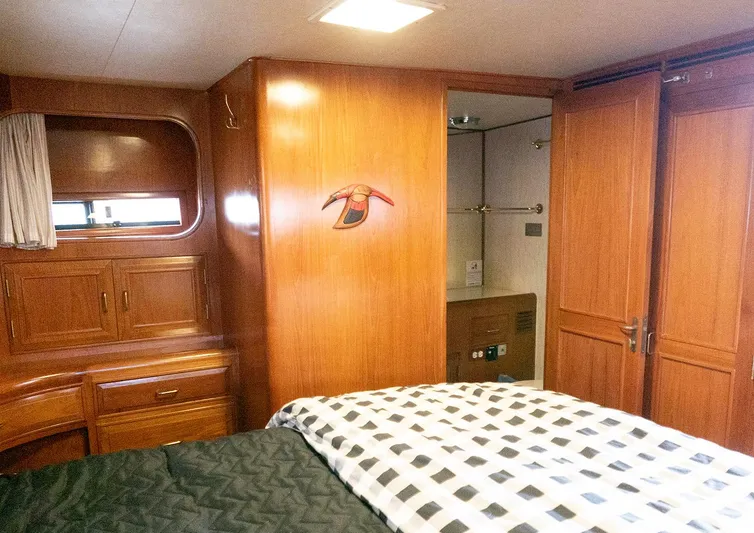 L' Espirit Yacht Photos Pics 