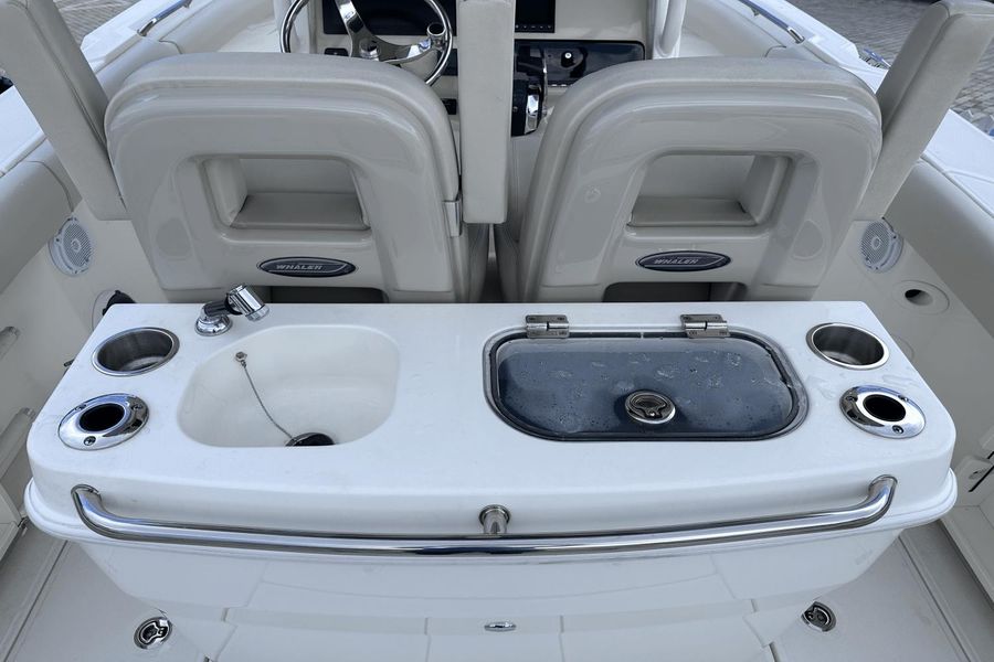 2020 Boston Whaler 280 Outrage