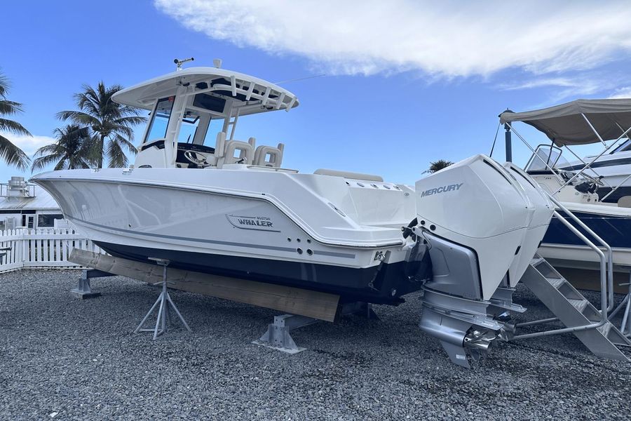 2020 Boston Whaler 280 Outrage