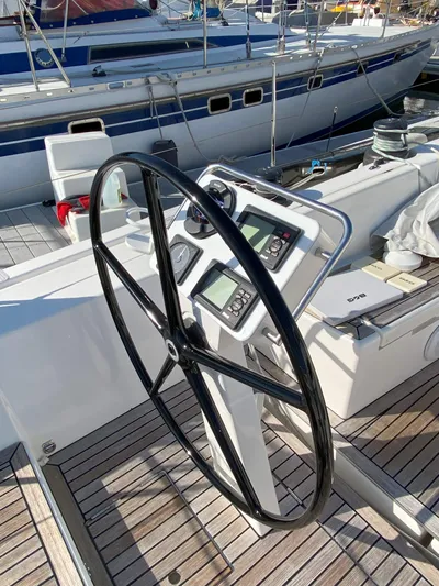 Vamoosh Yacht Photos Pics Port Helm