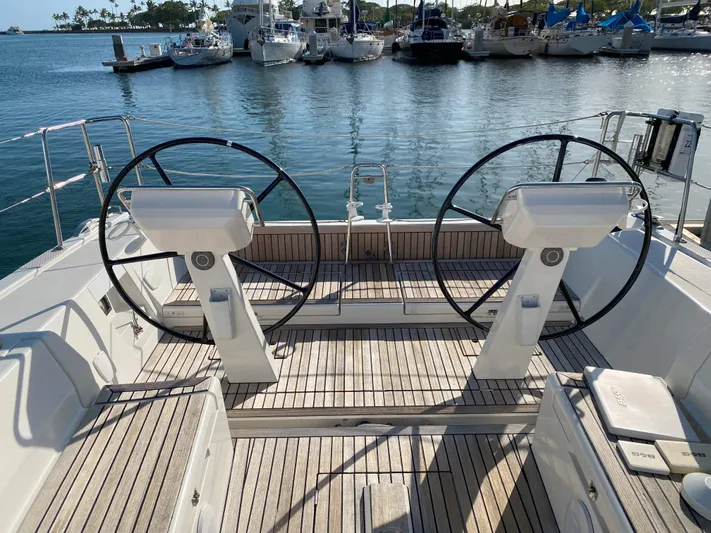 Vamoosh Yacht Photos Pics Cockpit Looking Aft