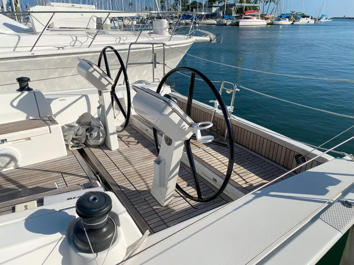 Vamoosh Yacht Photos Pics Helms from Port Fwd