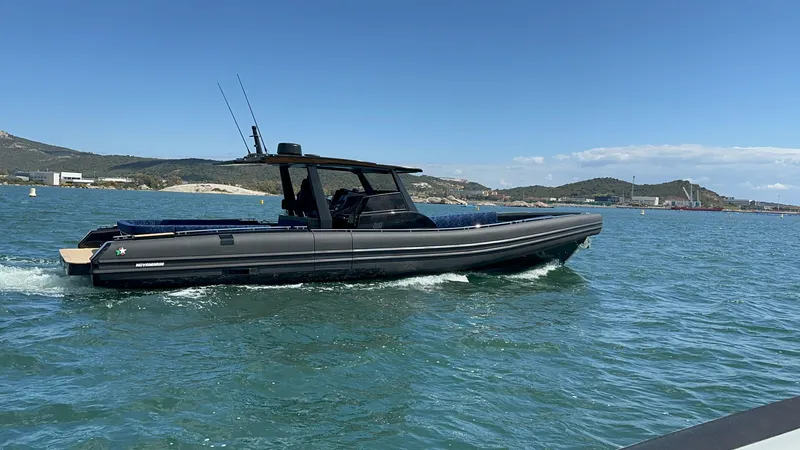 Black Shiver 120 Efb Yacht Photos Pics 