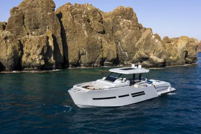 Mazu Yachts 62