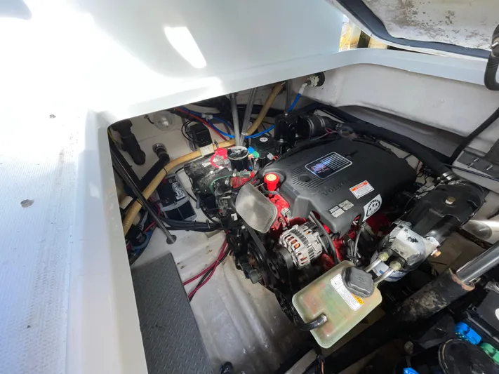 Judy B II Yacht Photos Pics 