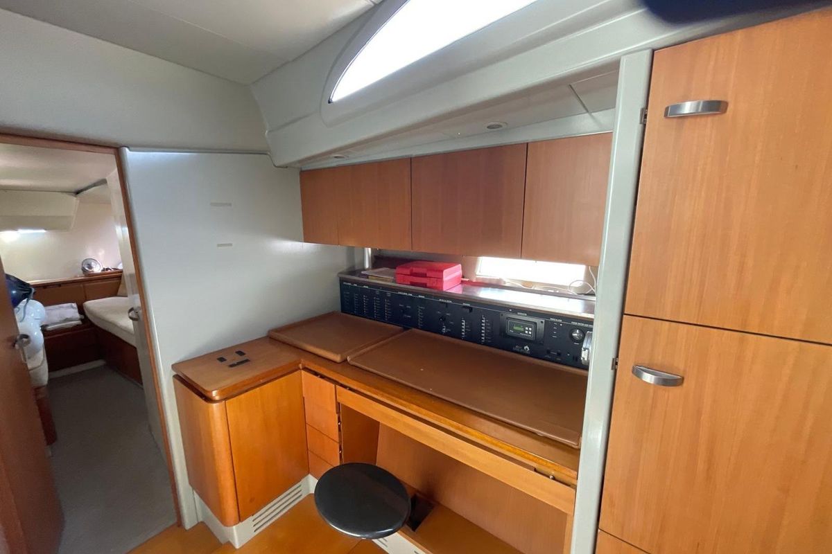 2003 Maxi Dolphin 65 