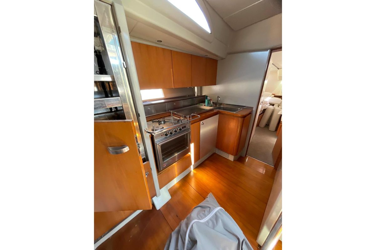 2003 Maxi Dolphin 65 