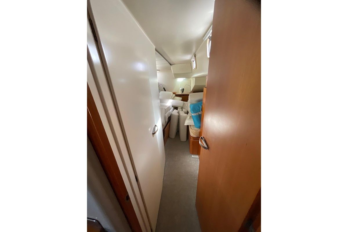 2003 Maxi Dolphin 65 