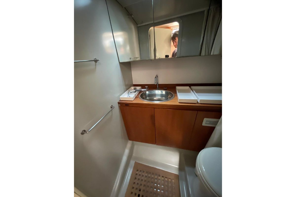 2003 Maxi Dolphin 65 